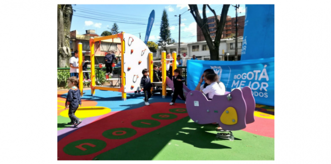 Niños y niñas de la Urbanización El Salitre cuentan con nuevo mobiliario en su parque